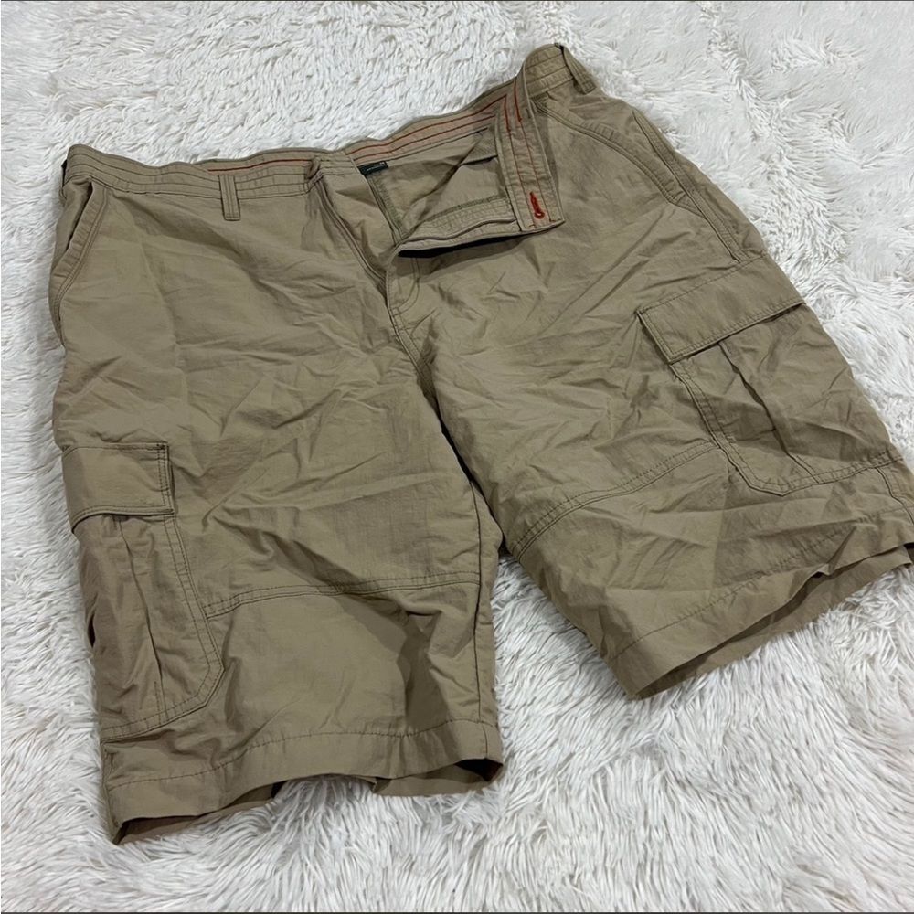 Eddie Bauer mens shorts 38‎